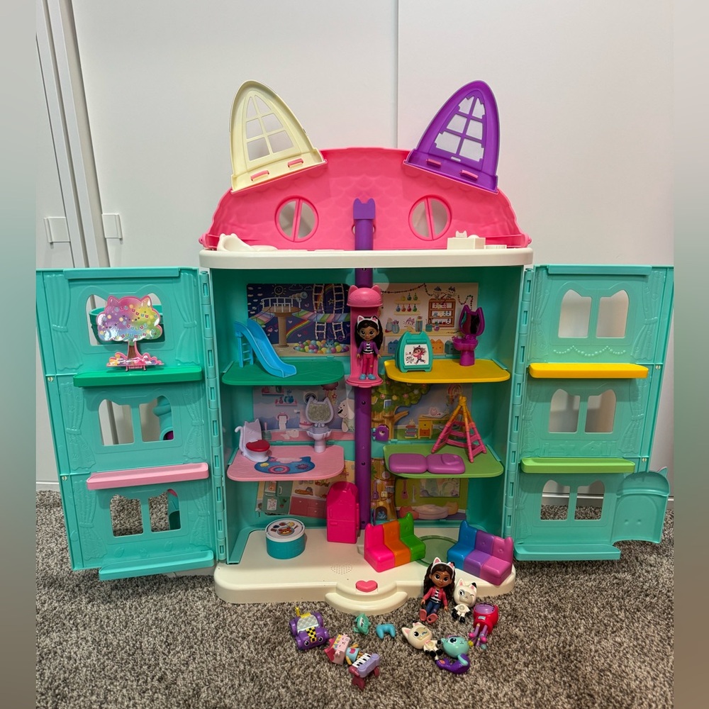 Gabbys Dollhouse